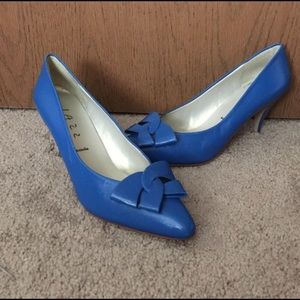 Jazz Blue Pumps